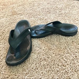 GUC Crocs Classic Mens size 12 flip flops